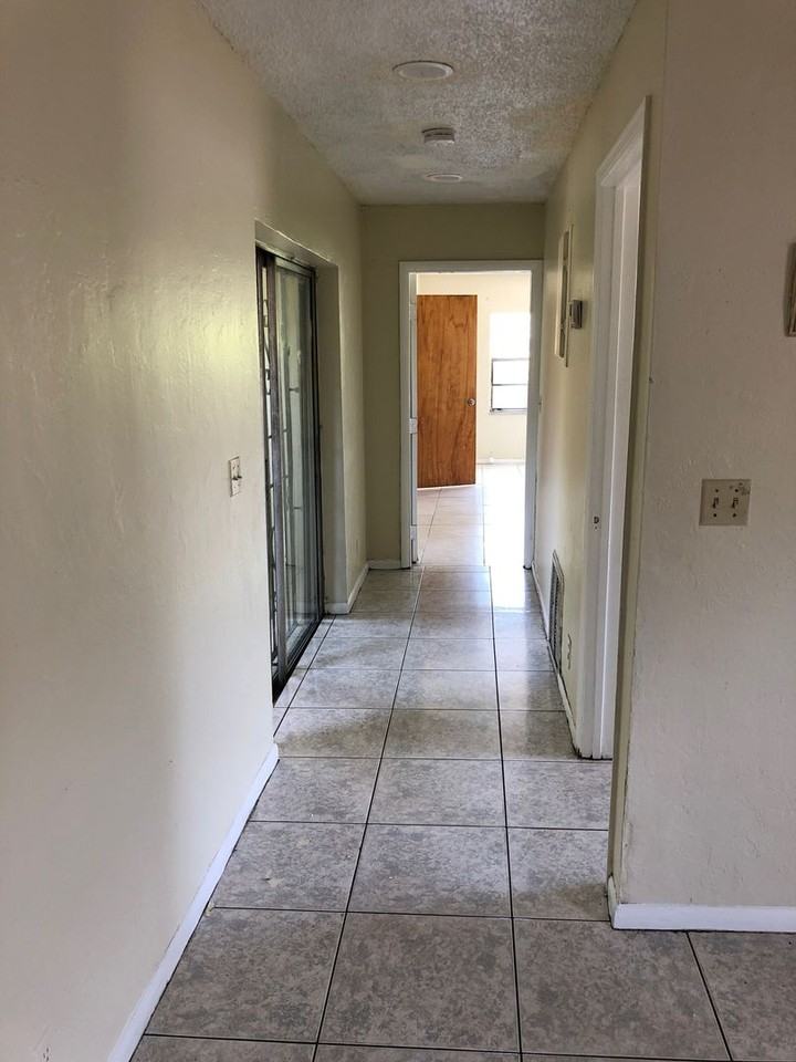 1712 Nw 16th St - Photo 6 of 16