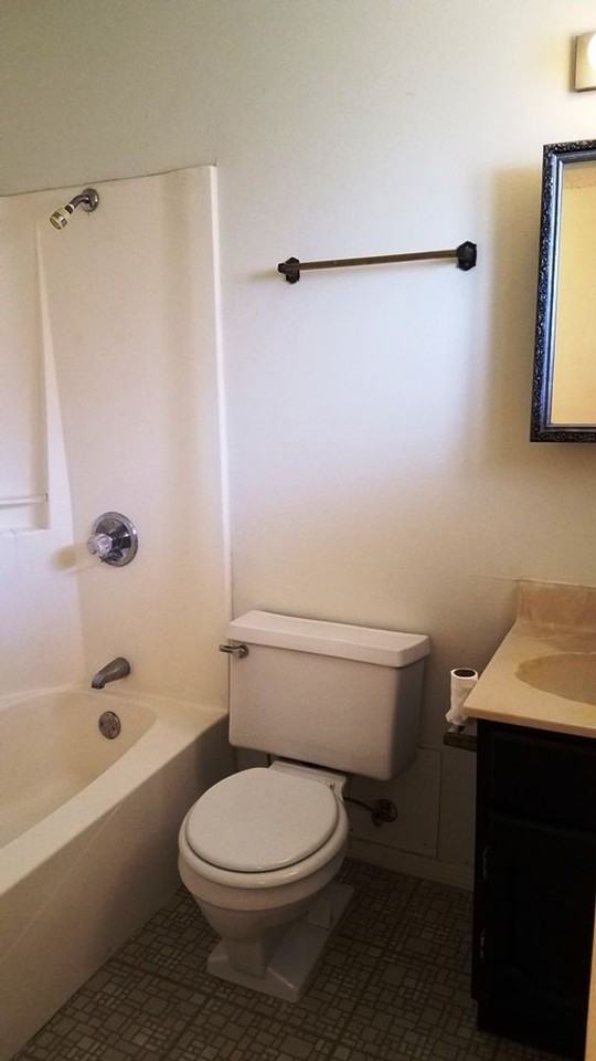 2605 Pecan Dr - Photo 3 of 7