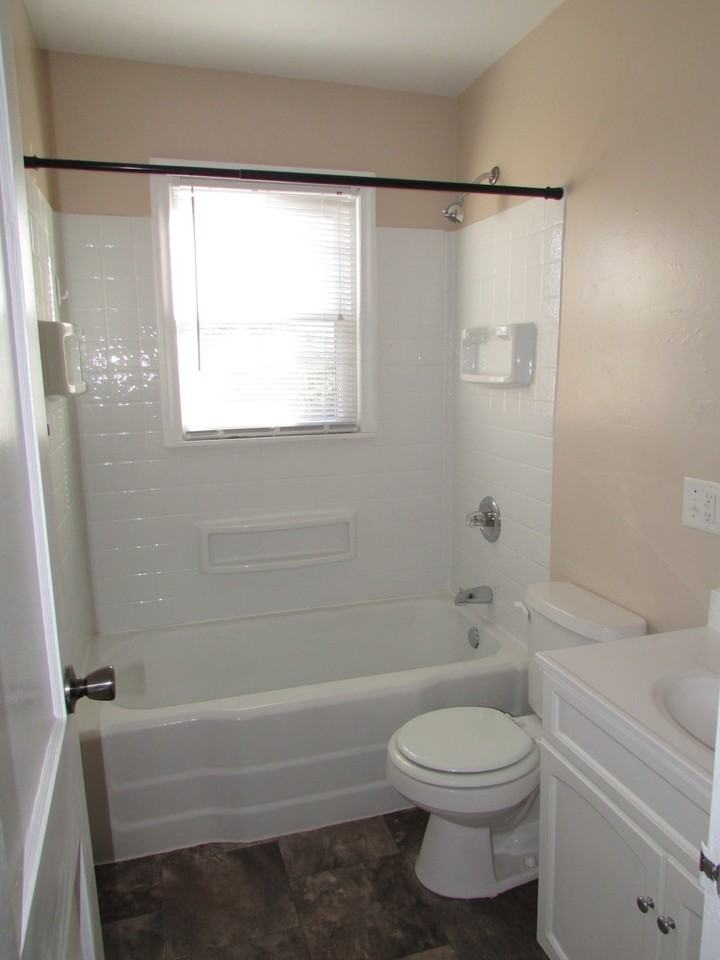 207 E Saint Andrew St - Photo 6 of 9