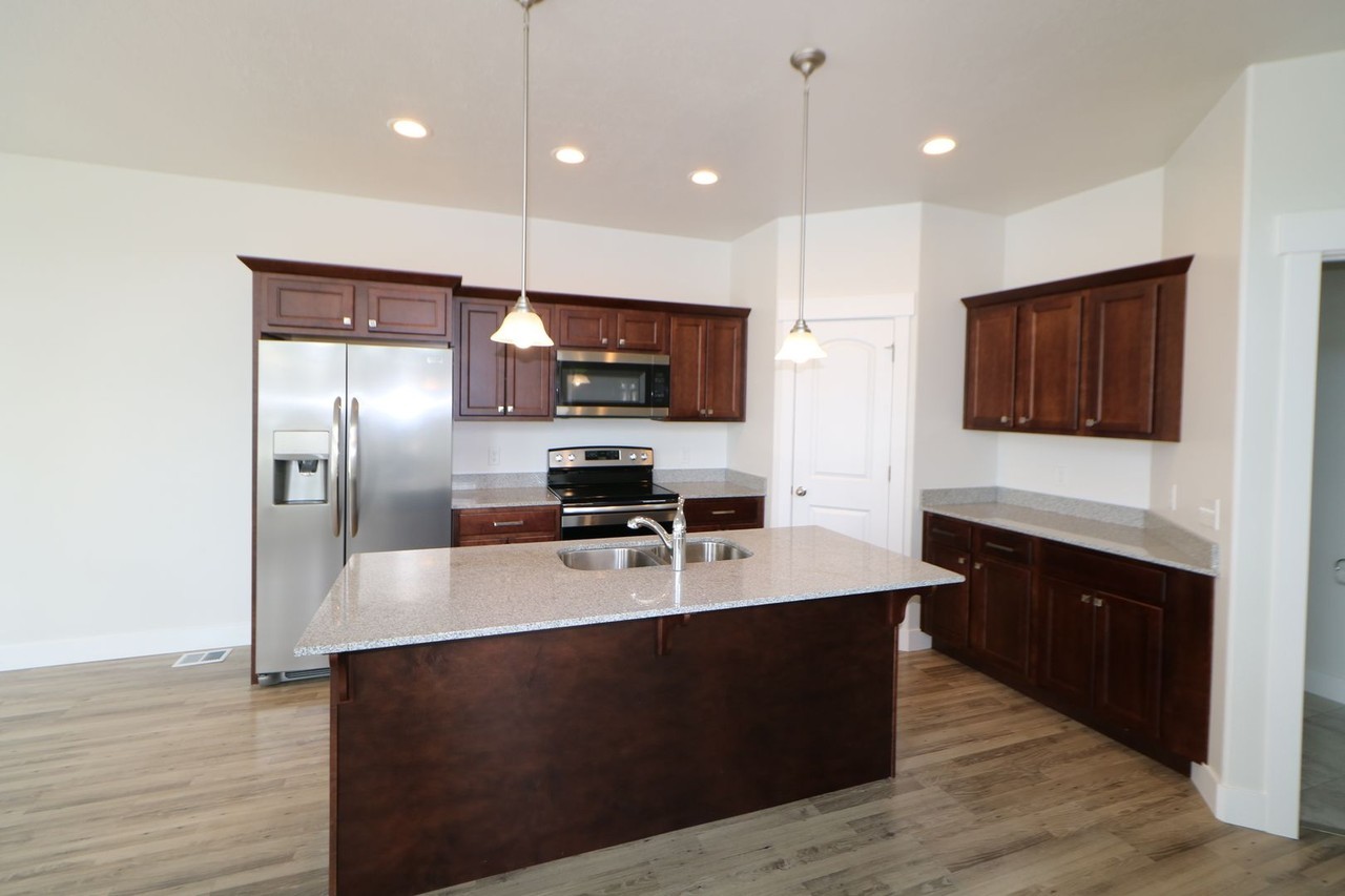 4168 W 1760 N - Photo 6 of 24