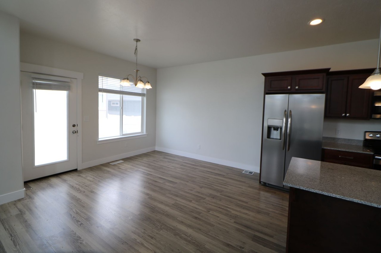 4168 W 1760 N - Photo 7 of 24