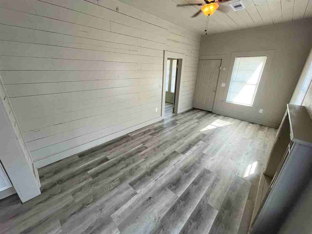 1019 Georgia St - Photo 3 of 12