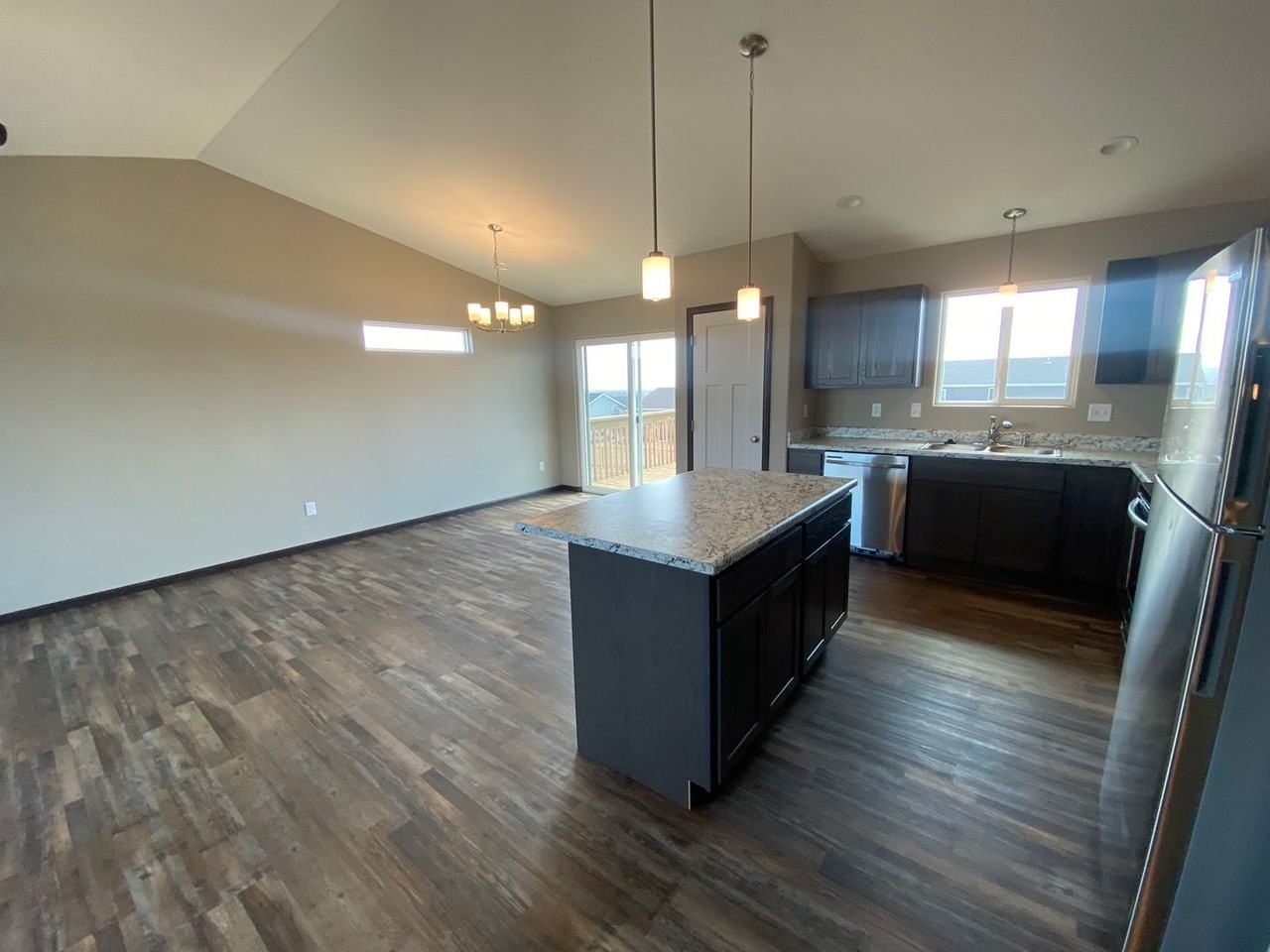 3111 Jessup Ln - Photo 6 of 20