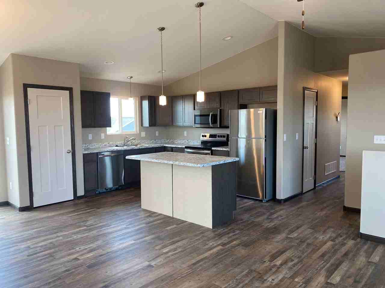 3111 Jessup Ln - Photo 7 of 20