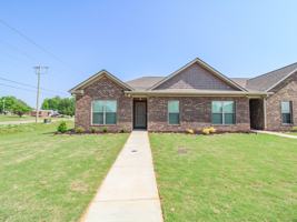 featured image of 18357 Mae Cir