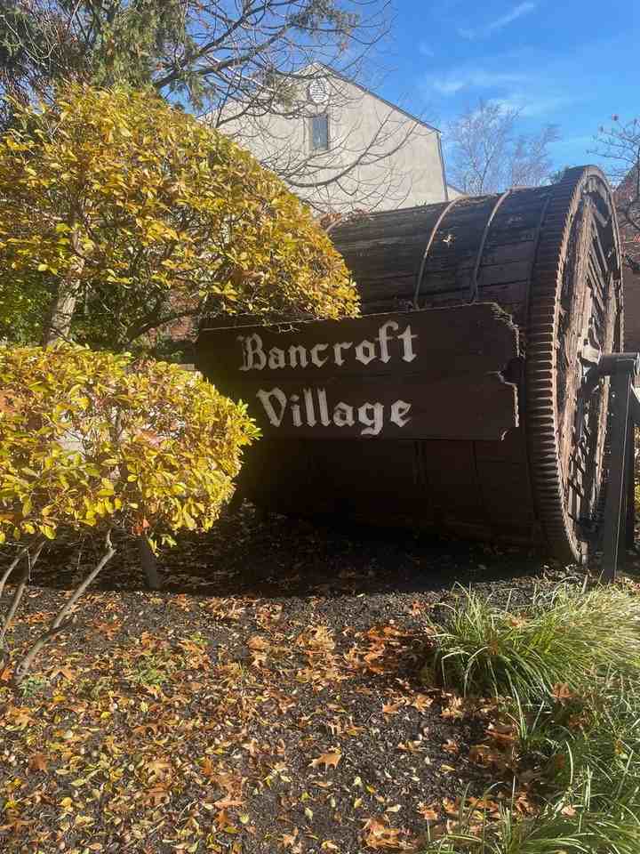 908 N Bancroft Pkwy - Photo 3 of 32