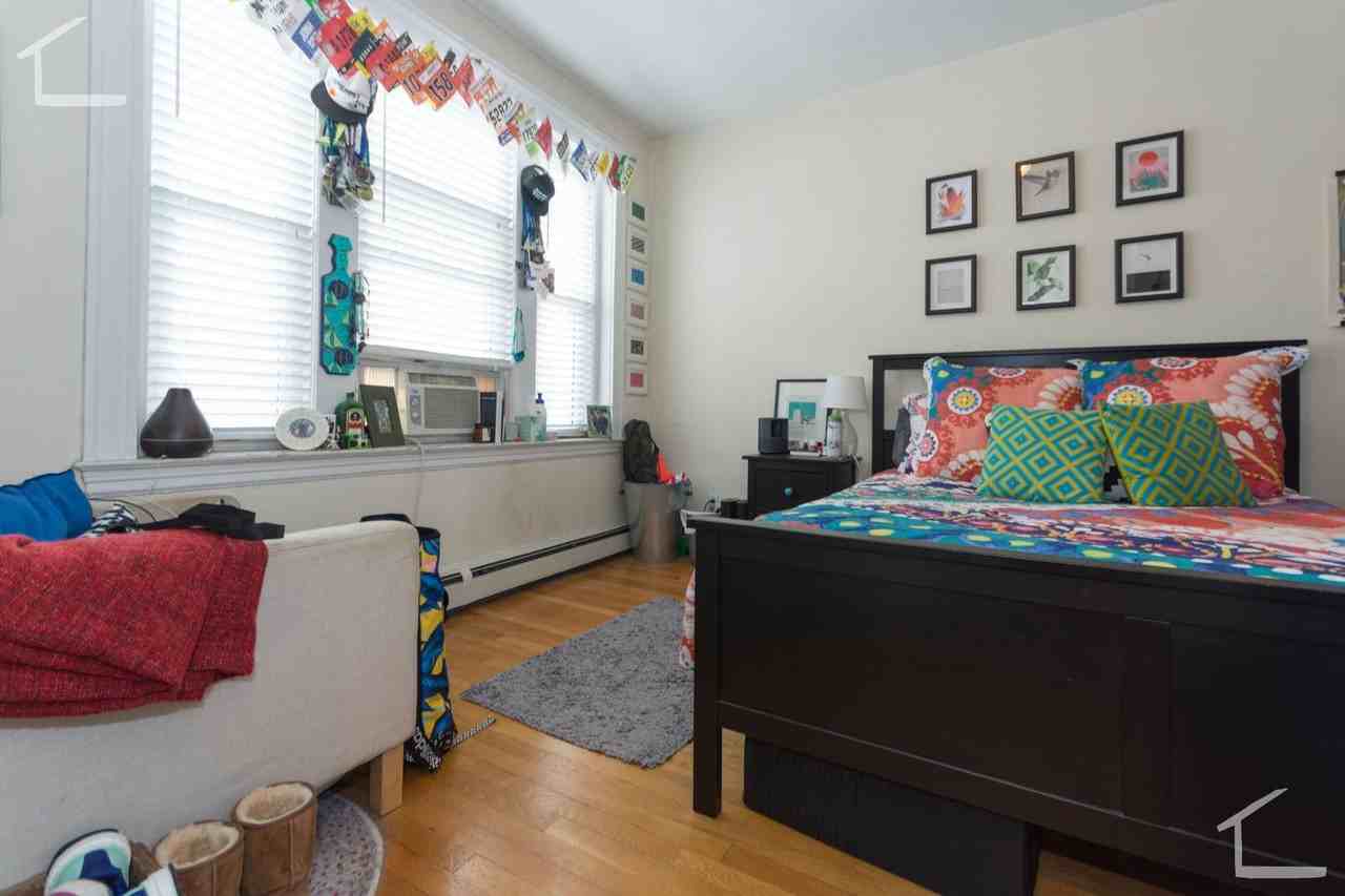 60 Babcock St - Photo 3 of 9