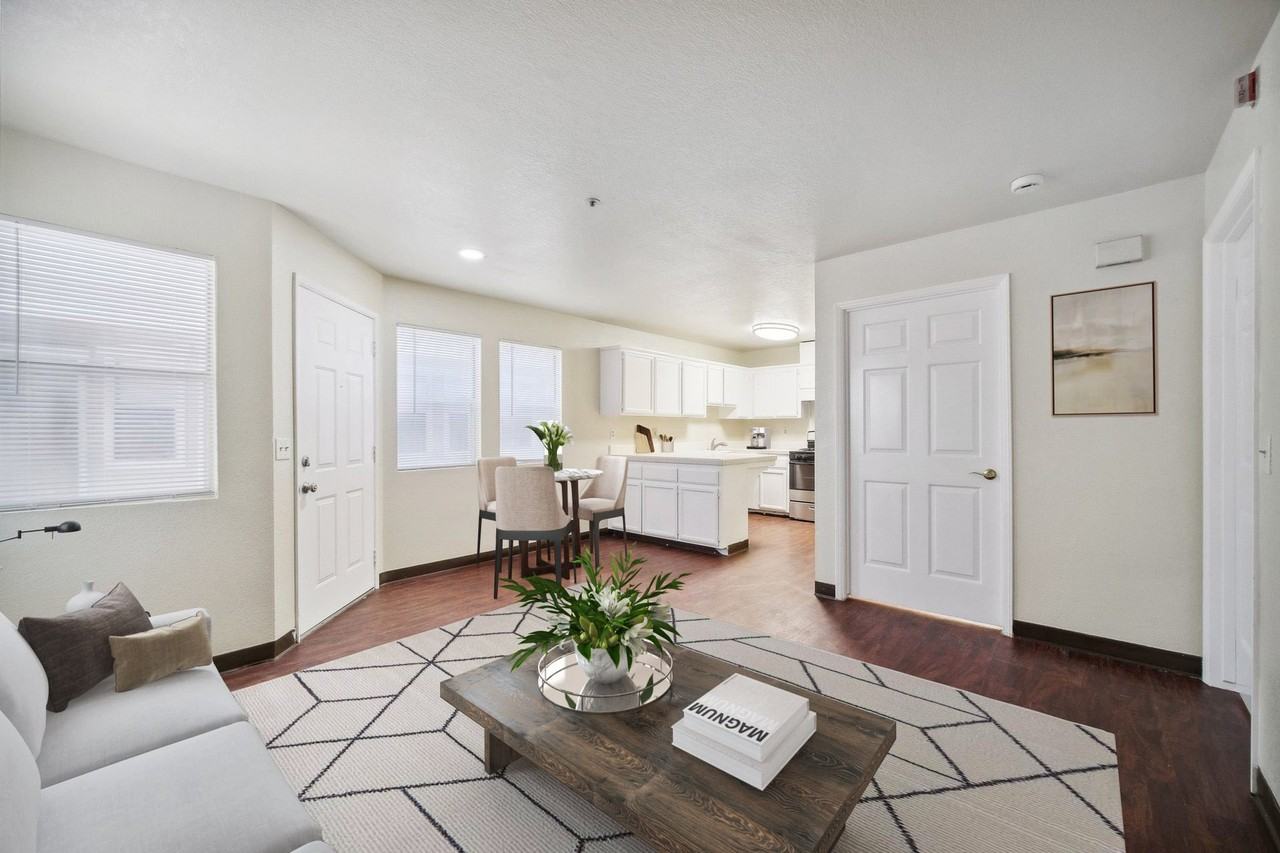 Peach Street - Photo 7 of 20