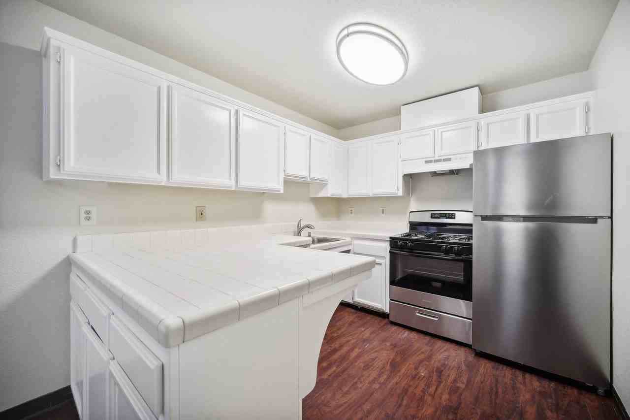 Peach Street - Photo 4 of 14