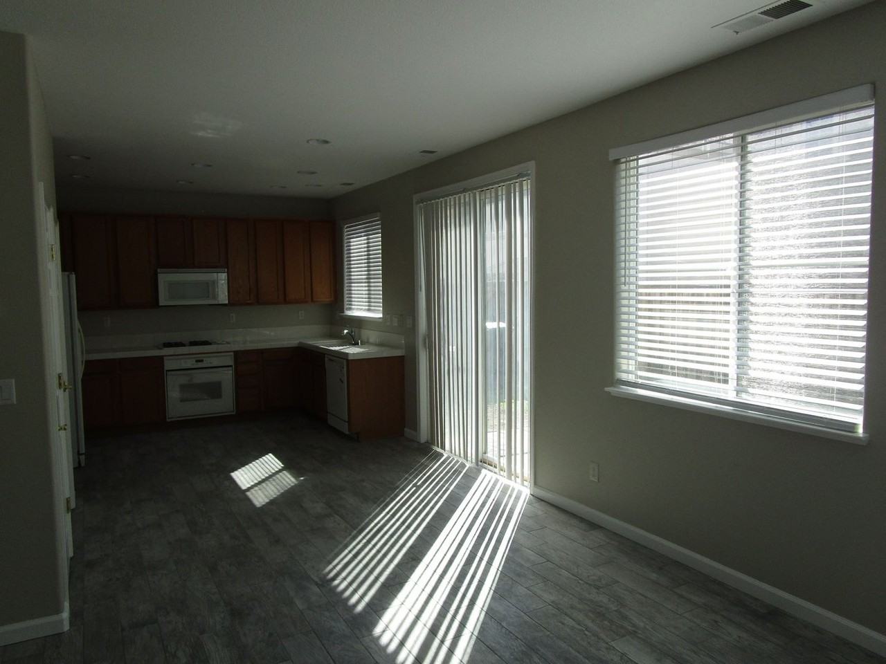 553 Refosco Ct - Photo 4 of 10