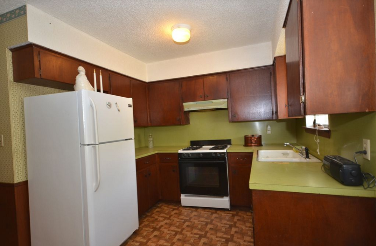 1708 Pennsylvania Ave - Photo 3 of 16