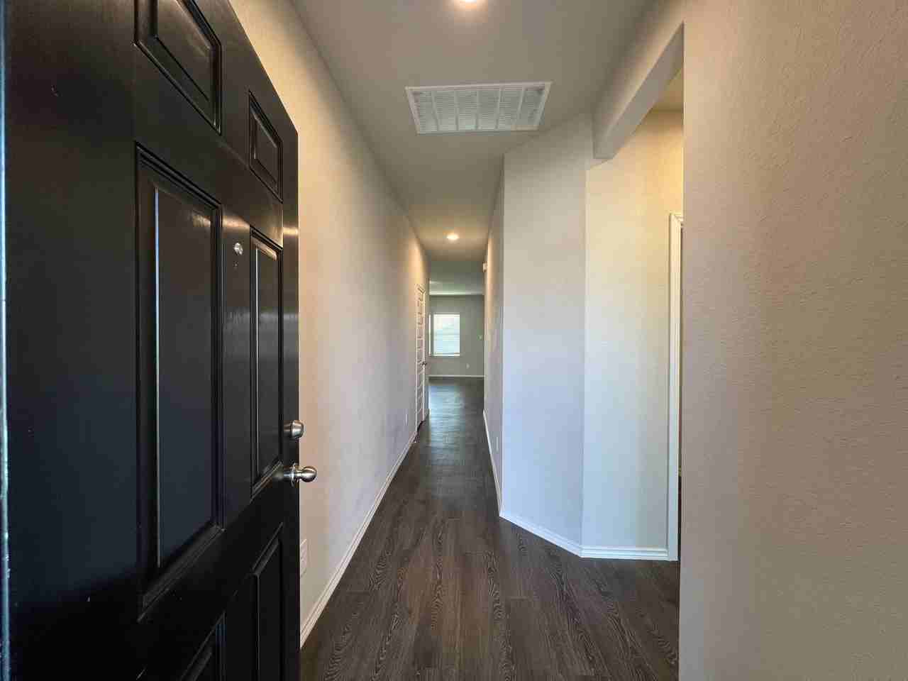 225 Mossberg Way - Photo 3 of 32