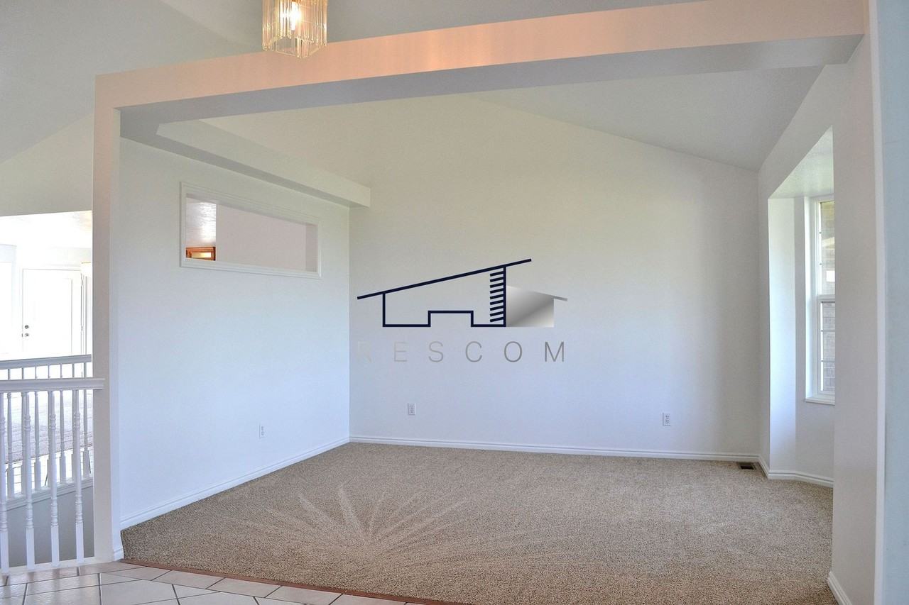 4047 W 1800 N - Photo 3 of 23