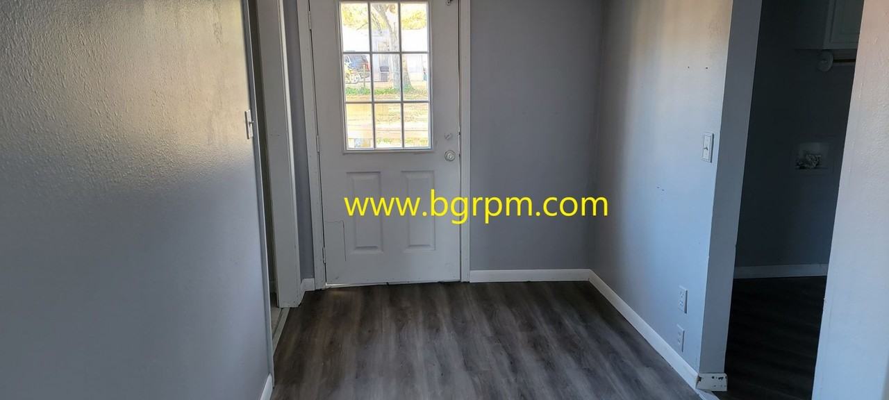 109 N Lincoln St - Photo 7 of 19