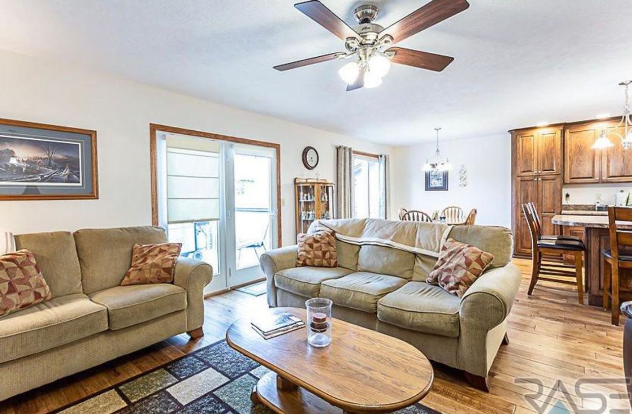 2720 S Maywood Dr - Photo 5 of 17