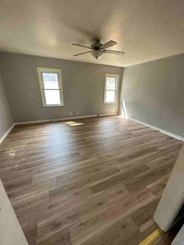 721 10th Ave - Photo 5 of 7