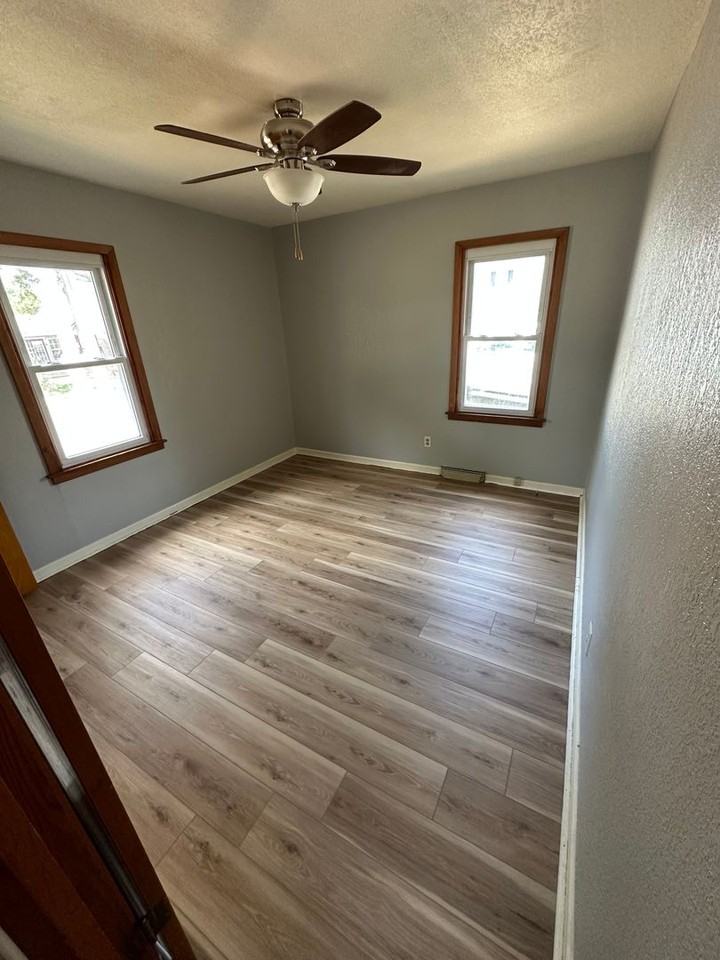 721 10th Ave - Photo 7 of 7