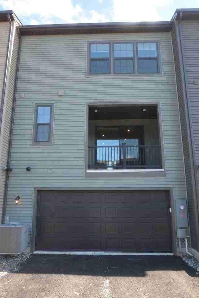 323 E Cochran St - Photo 2 of 27
