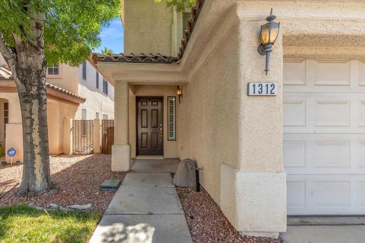 1312 Paraiso St - Photo 2 of 23