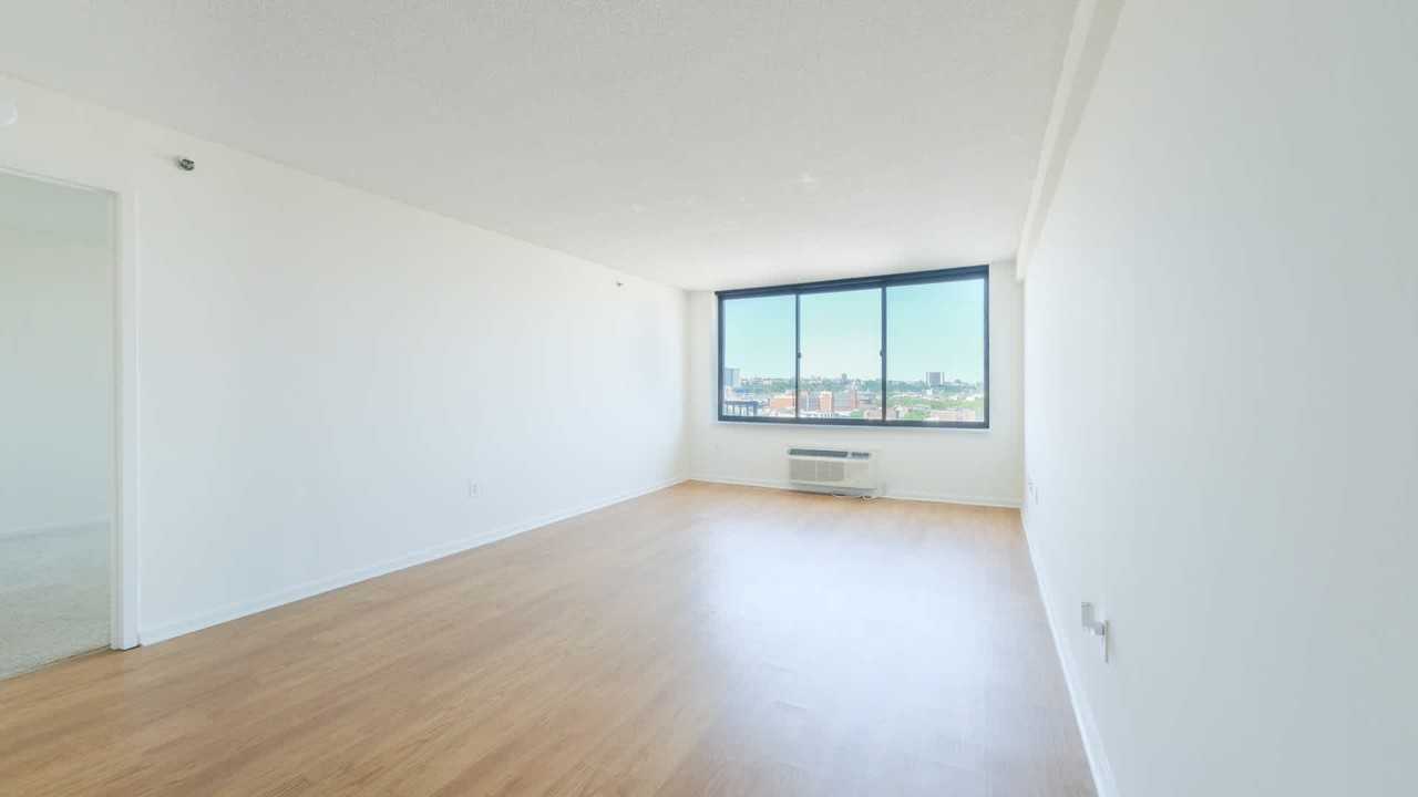 77 Park Avenue - Photo 3 of 50