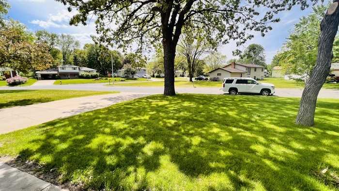 12933 Pierce St Ne - Photo 2 of 50