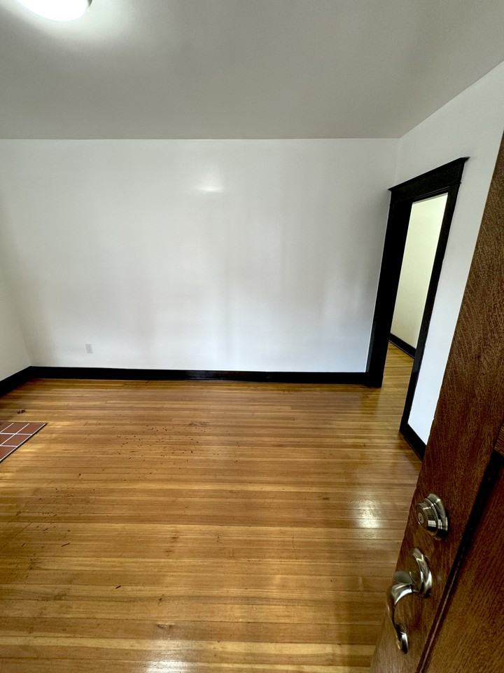 259 Gross Street - Photo 4 of 25