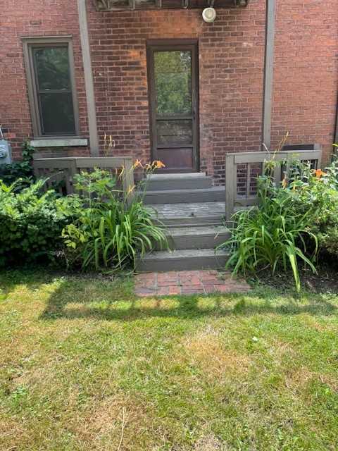 309 E Webster St - Photo 2 of 11