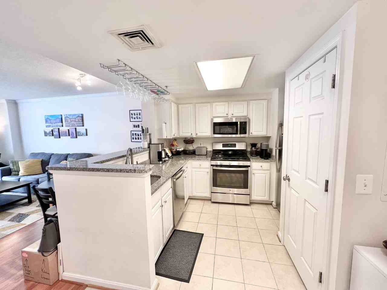 3830 9th St N #105W - Photo 3 of 32