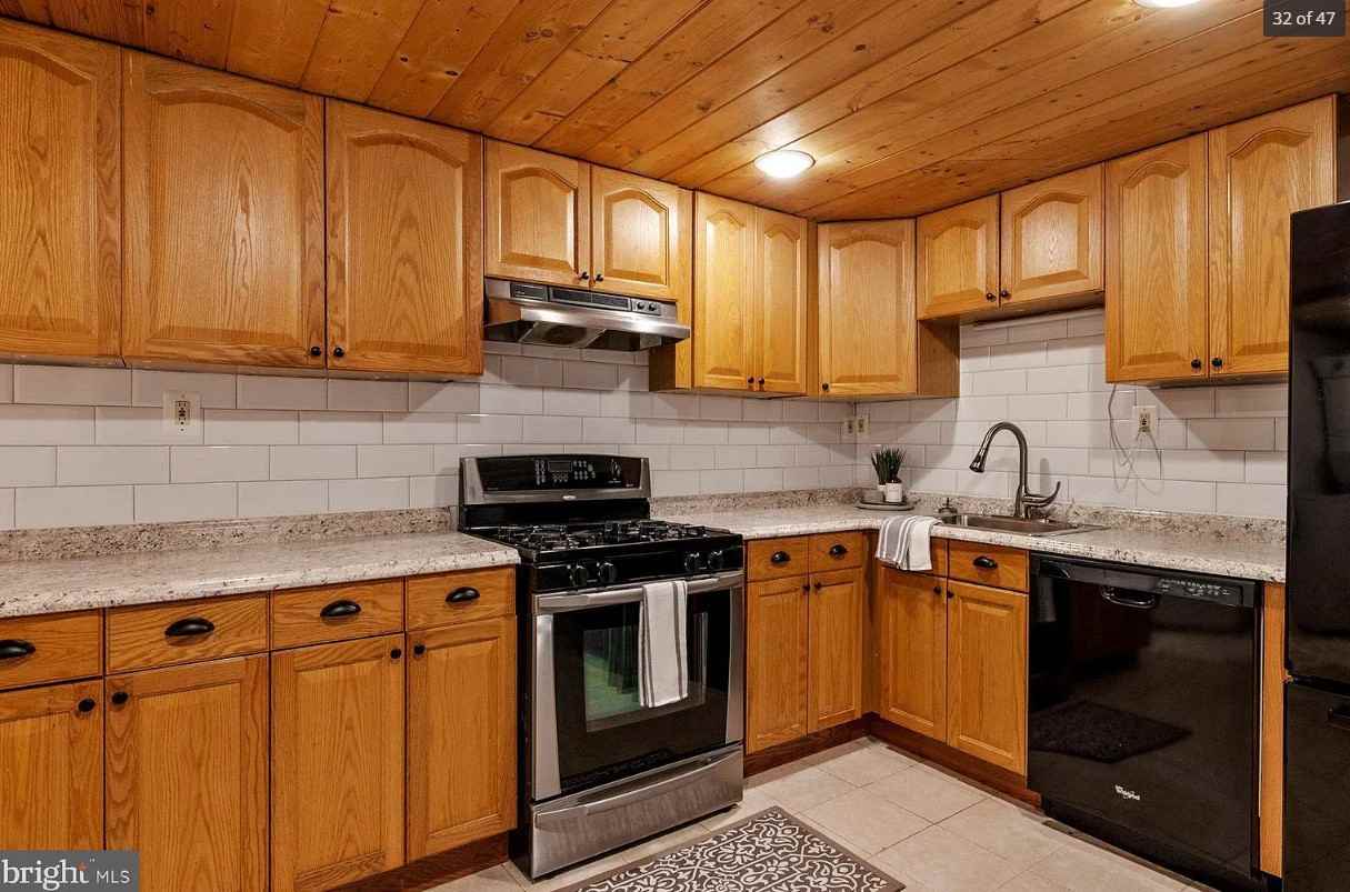 1641 Ritchie Hwy #A - Photo 3 of 11