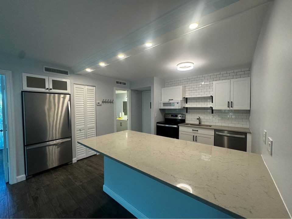 1815 Robalo Dr #C104 - Photo 3 of 13