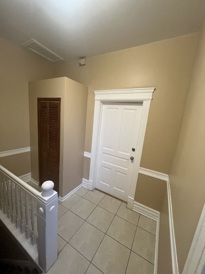 2802 S Emerald Ave #2ndFL - Photo 2 of 15