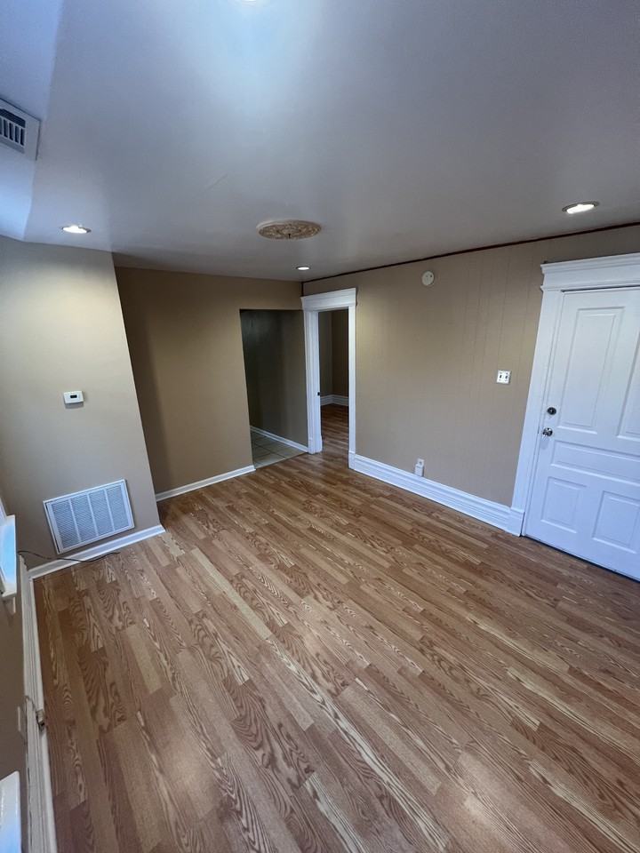 2802 S Emerald Ave #2ndFL - Photo 7 of 15