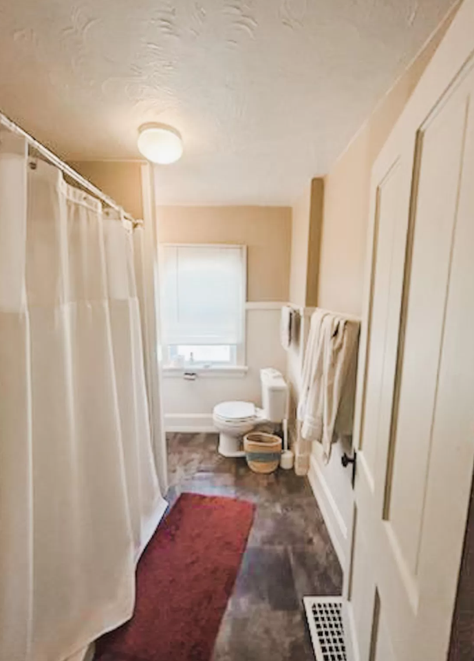 613 E Burlington St #NA - Photo 3 of 7