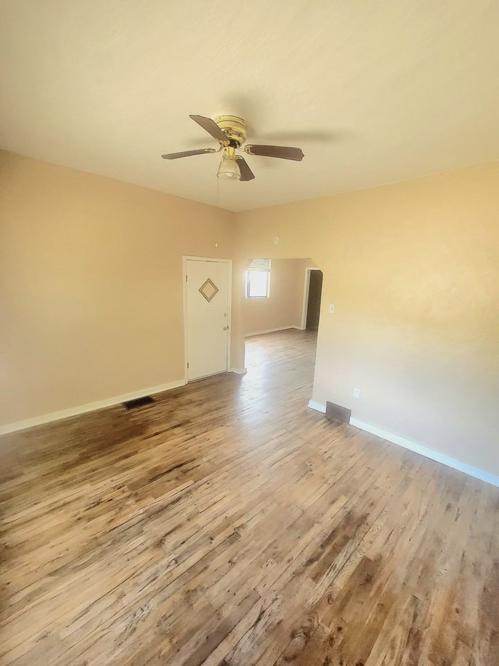 1528 W 18th St #NA - Photo 3 of 12