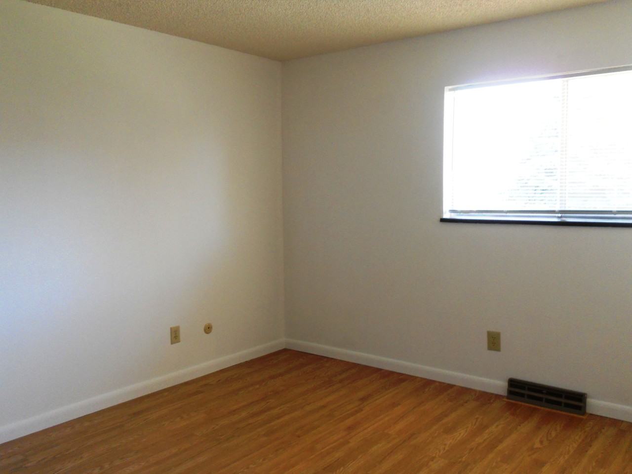 1636 Larch St #NA - Photo 3 of 5