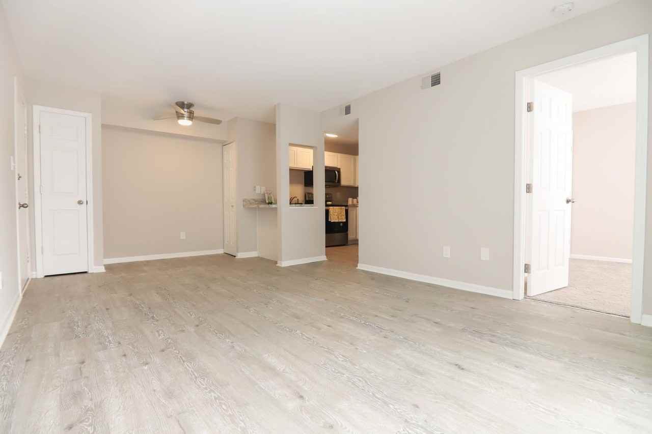 700 LSA - Photo 7 of 24