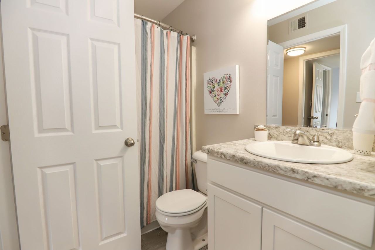 700 LSA - Photo 5 of 20