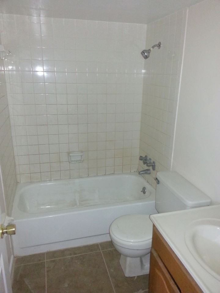 927 N Iowa Ave - Photo 5 of 6