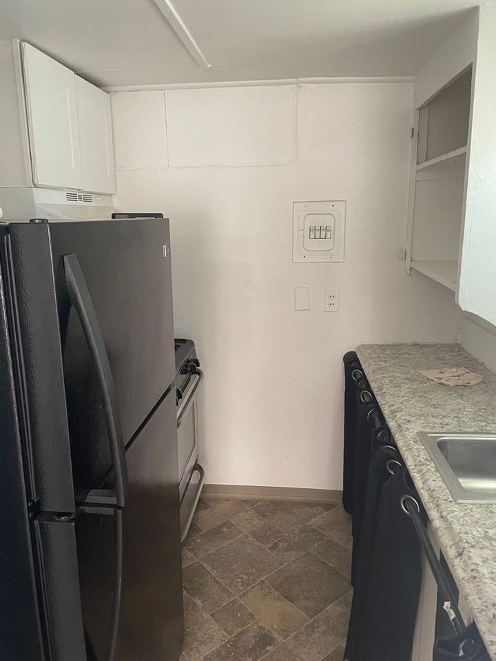 Convenient Living Awaits: Spacious Units Near Essential Amenities and Freeway Access - Photo 5 of 7