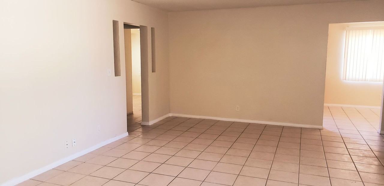 7610 Valley Vista Ave - Photo 4 of 23