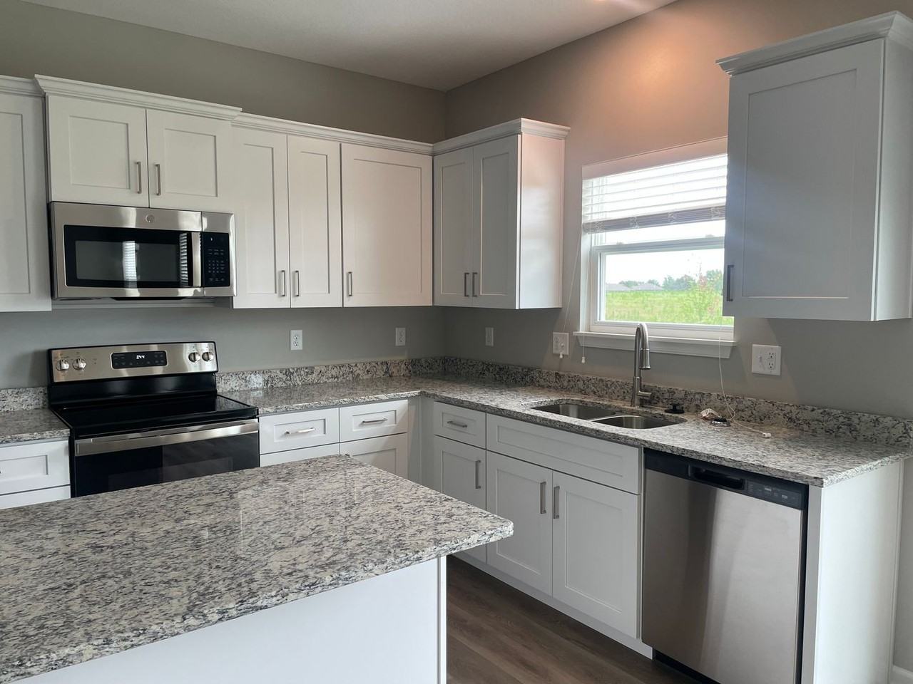 9130 Sw 2nd St - Photo 6 of 16