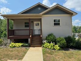 featured image of 6 Yarrow Meadow Rd