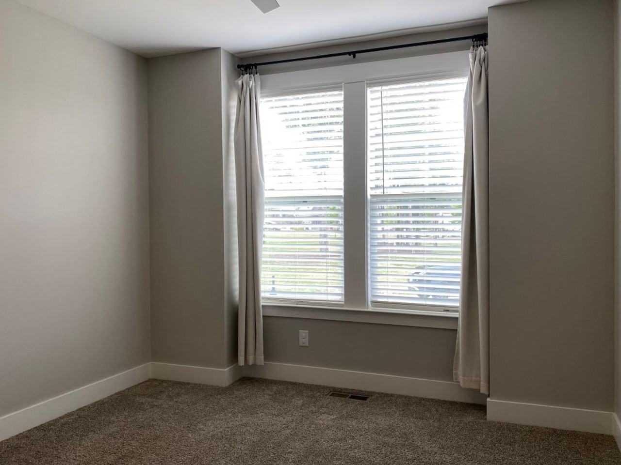 429 Edenfield Pass - Photo 2 of 17