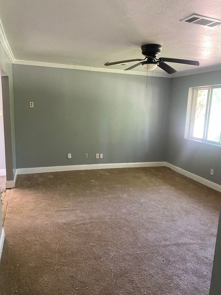 2913 Rebel Dr - Photo 2 of 5