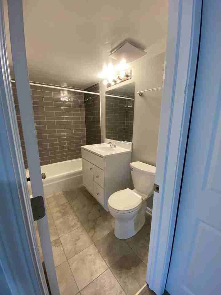 315-329 Kimbell Apartments - Photo 7 of 25