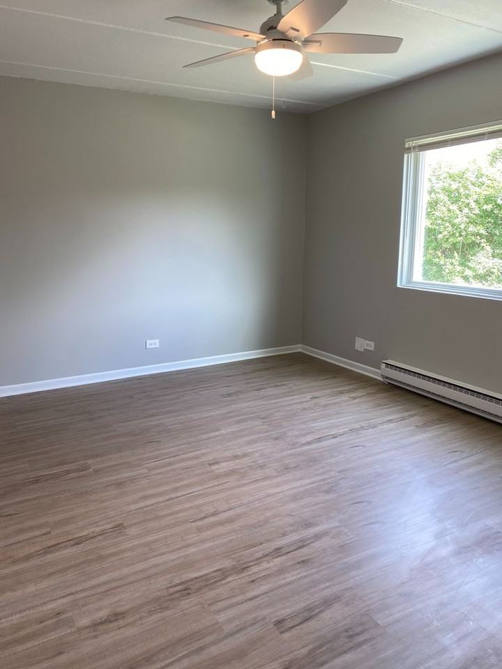 315-329 Kimbell Apartments - Photo 4 of 25
