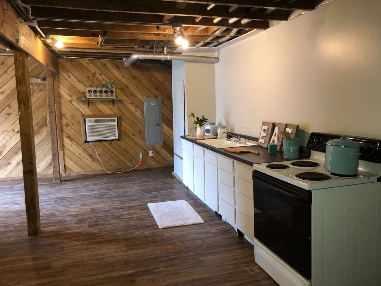 1610 1/2 Nw 11th St #B - Photo 3 of 8