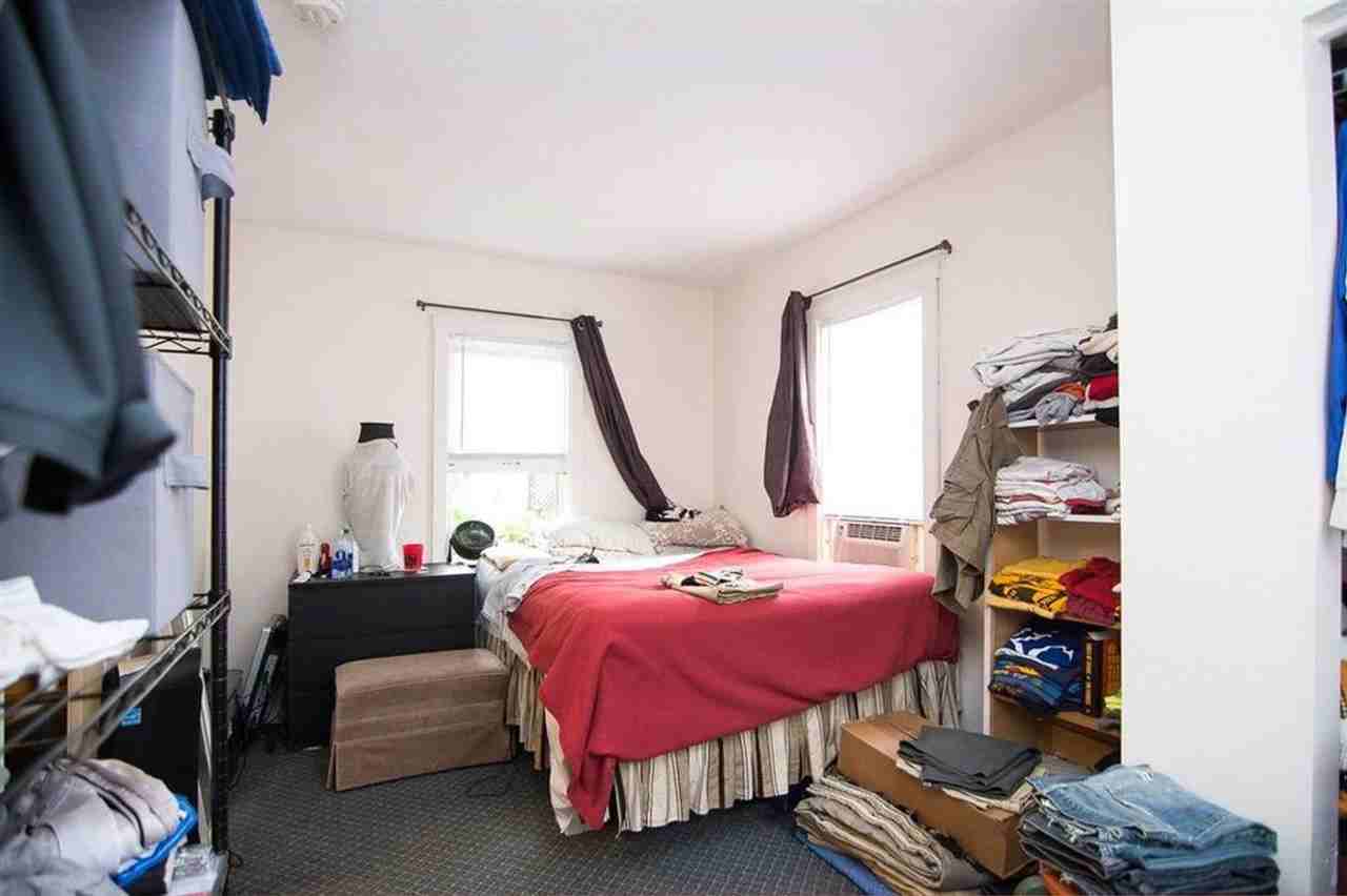 1115 S 1st Ave - Photo 7 of 8