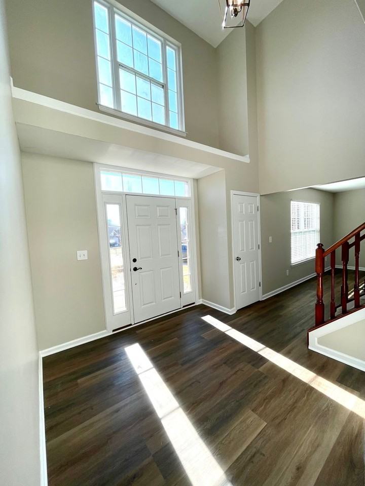 17400 Stallion Way - Photo 3 of 29