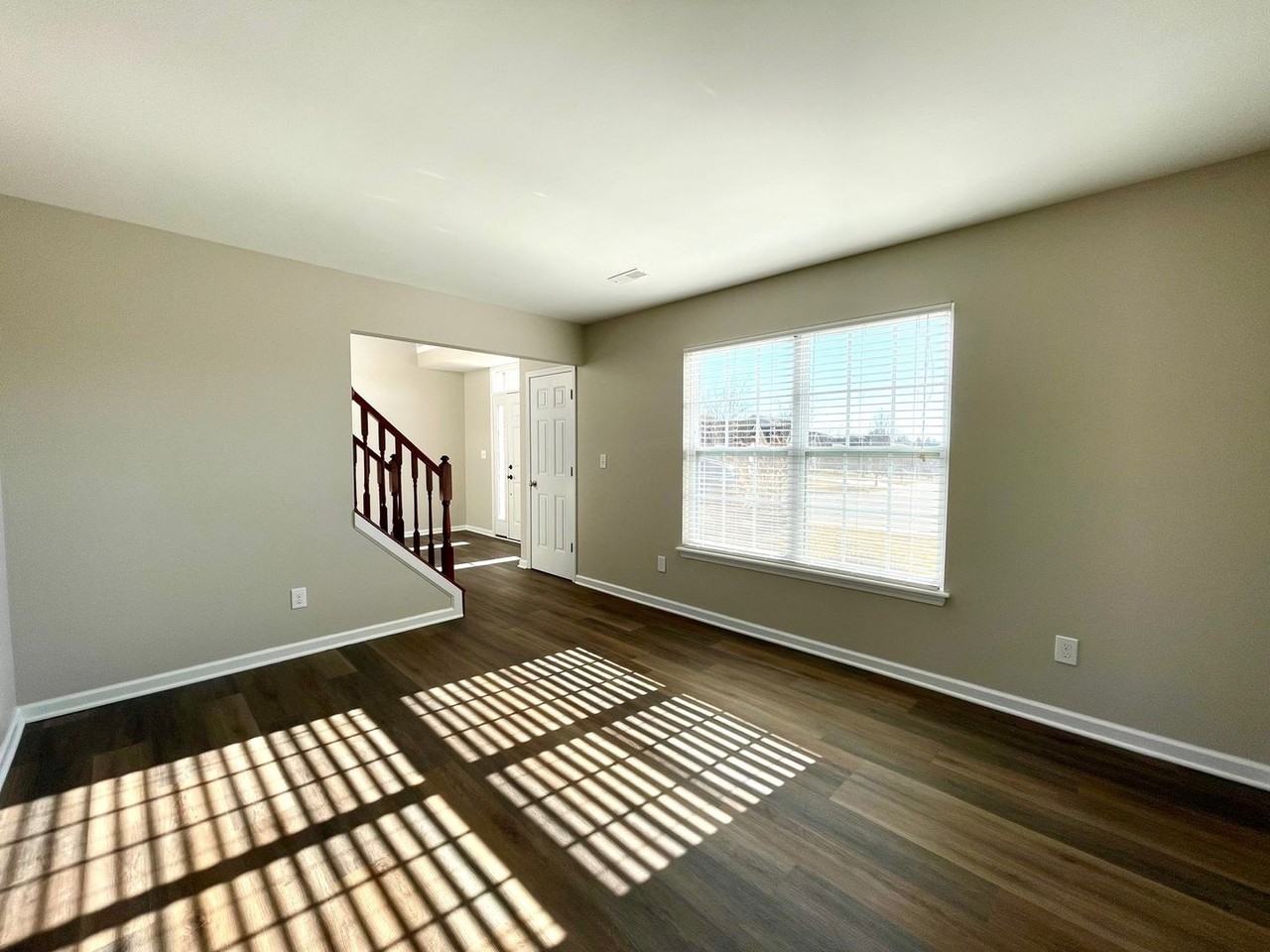 17400 Stallion Way - Photo 6 of 29